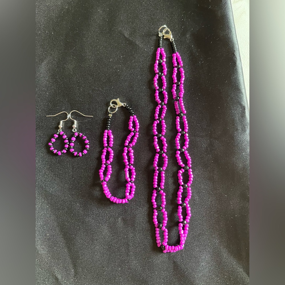 Elegant Pink Beaded Jewelry Set